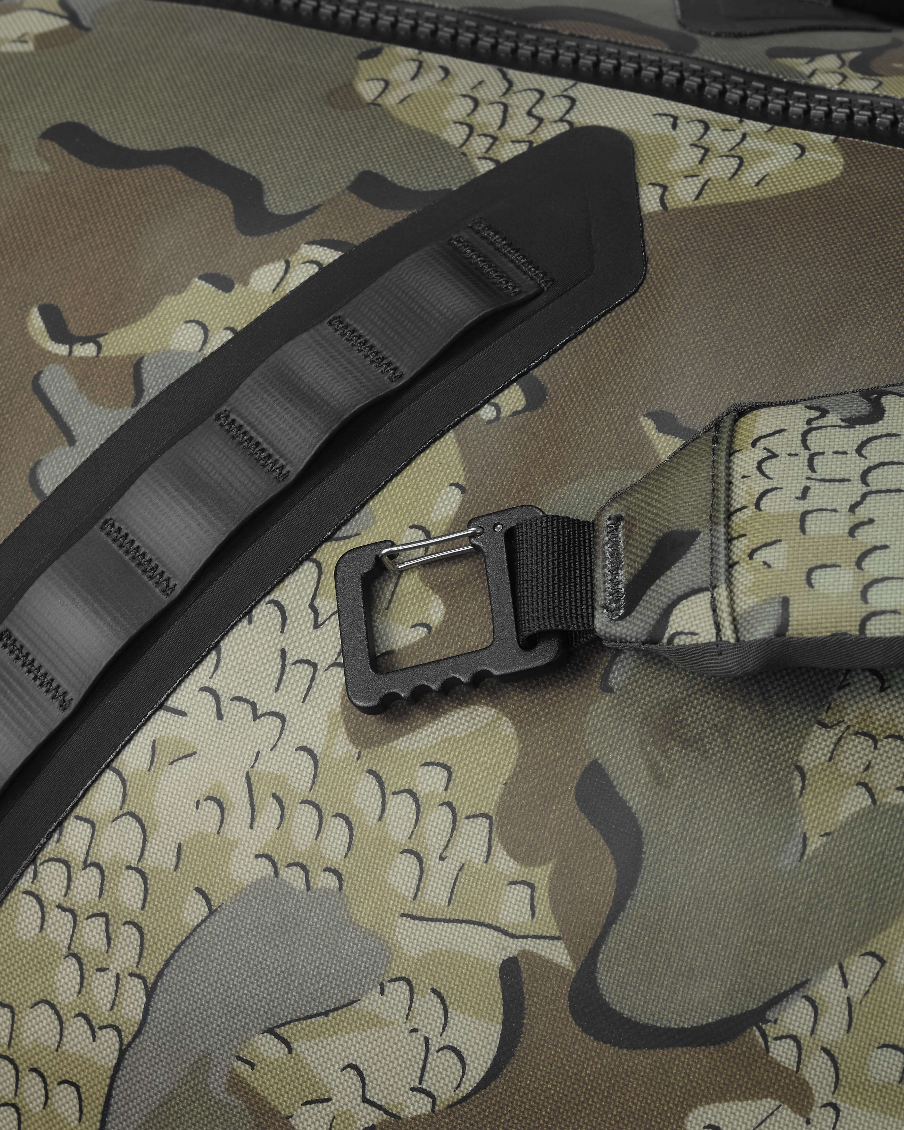 Kodiak 6600 Submersible Duffel | Verde - Image 10